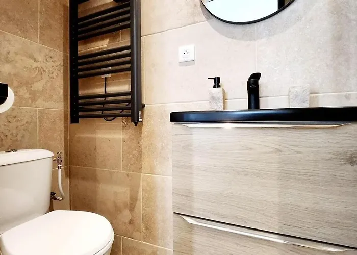 Apartment Le Robin With Ac & Charm Antibes